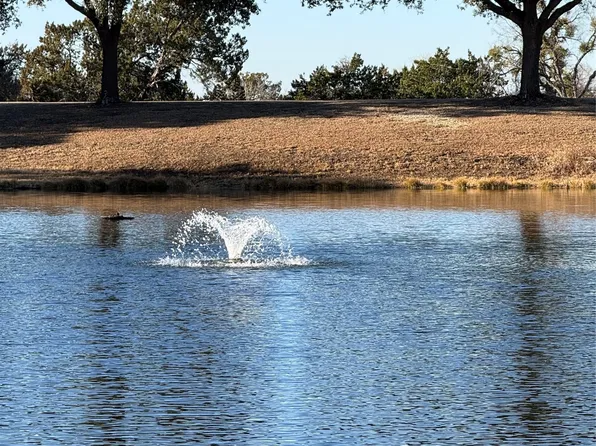 29 N Shore Cir, Waco, TX 76708