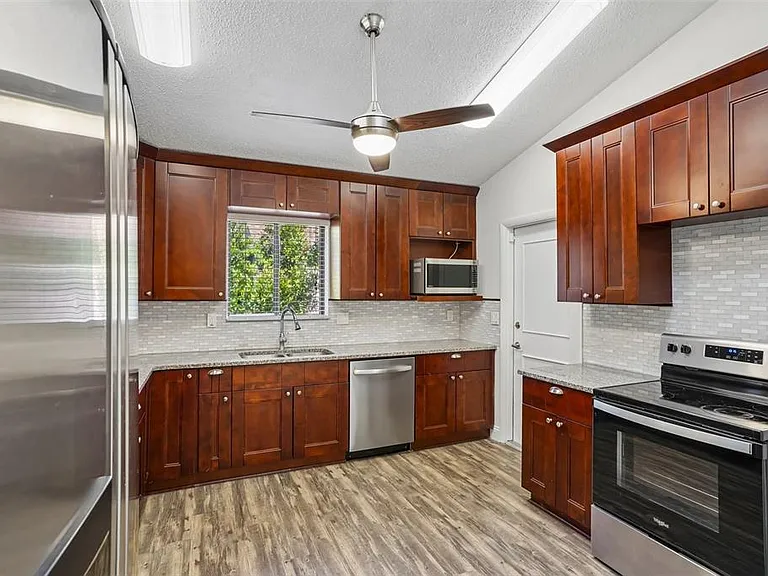 325 Timberline Trl — Photo 19