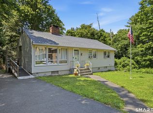 16 Pine Street, Newtown, CT 06482