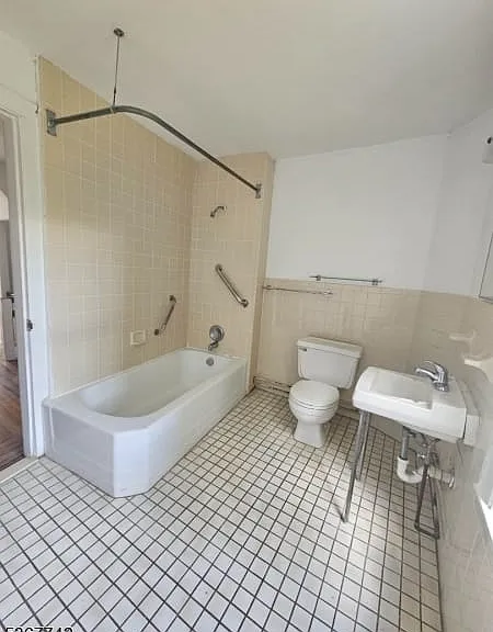 11 Atno Morristown Town — Photo 10