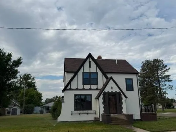403 4th St SE, Sidney, MT 59270