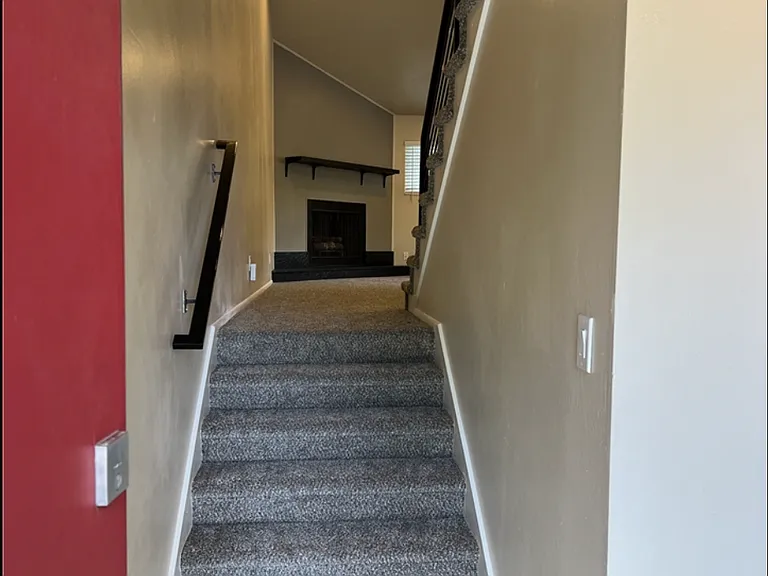 1813 S Laurelhurst Dr #1 — Photo 4