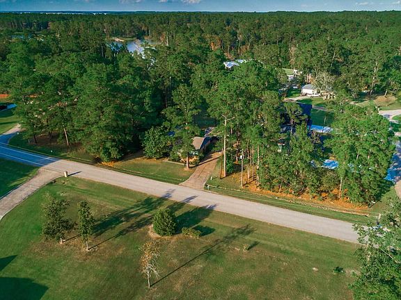 2nd image of 270 Lakeshore Dr