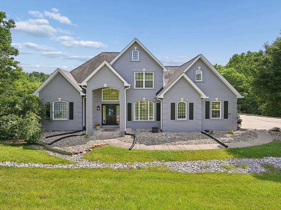 1st image of 135 Harbour Pointe Dr