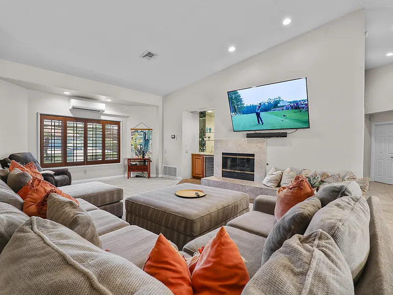 78770 Martinique Dr — Photo 14