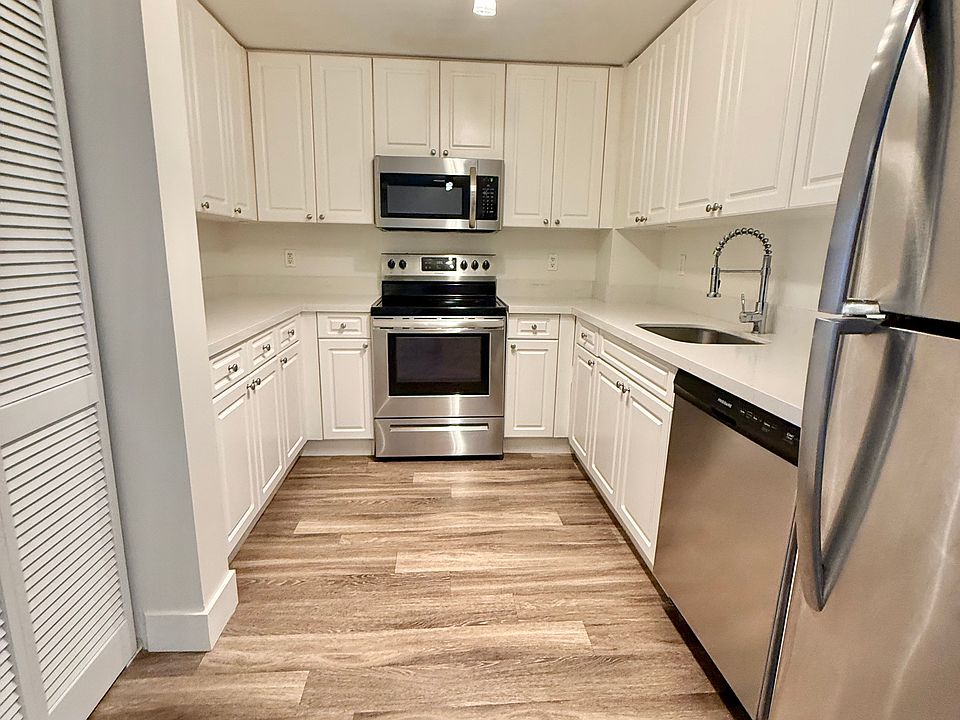 1st image of 255 Evernia St APT 610