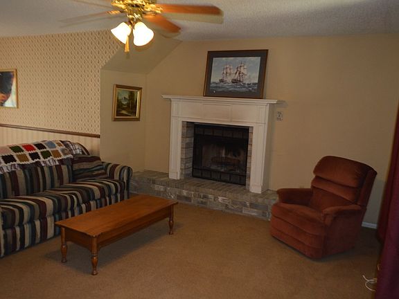3rd image of 319 Secret Valley Dr