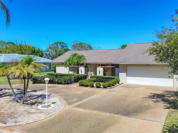 5049 Inverness Dr, Sarasota, FL 34243
