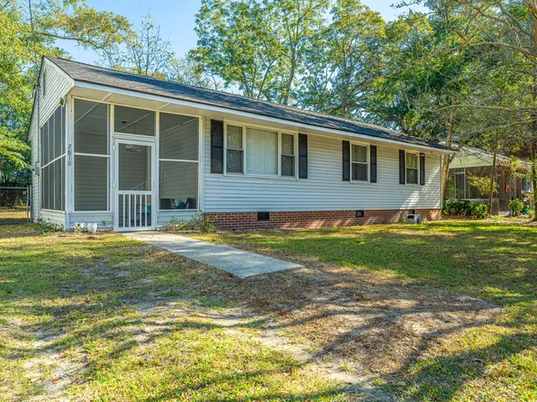 2816 Peacock Ave, North Charleston, SC 29405