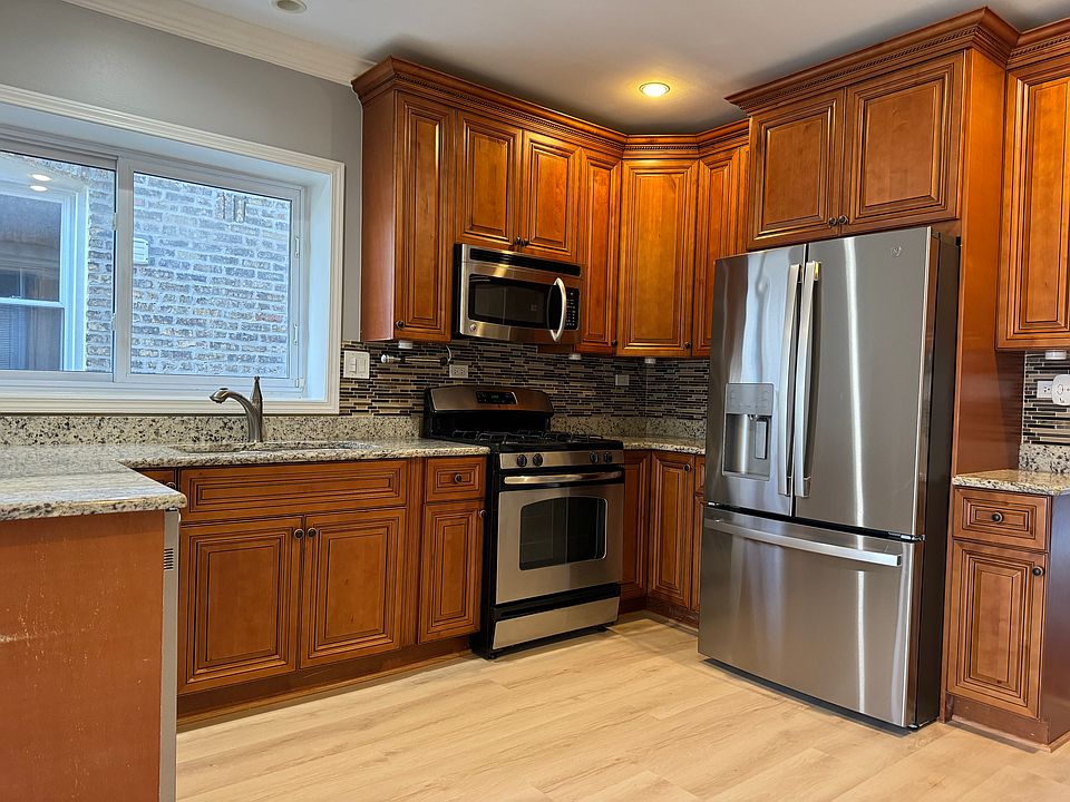 1st image of 5141 W Barry Ave #2