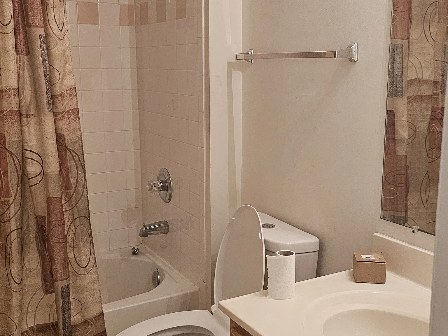 1 bed, 1900 sqft, $1,100 — Photo 2