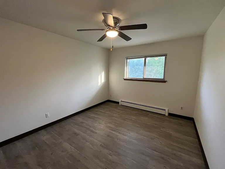 210 N Summit St #13 — Photo 7
