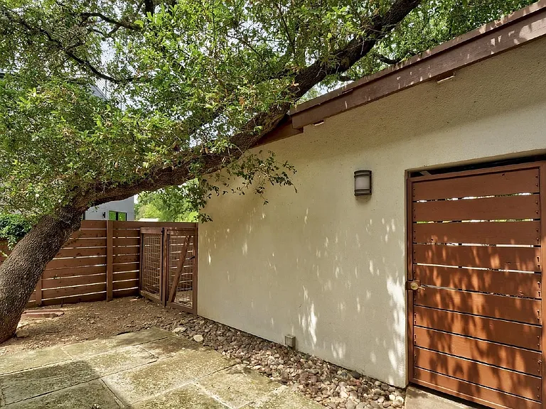 2111 Melridge Pl #B — Photo 4