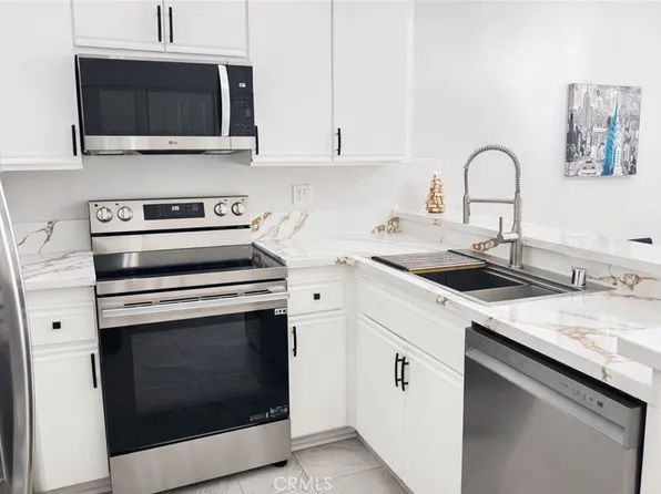 2456 Pleasant Way Unit A, Thousand Oaks, CA 91362