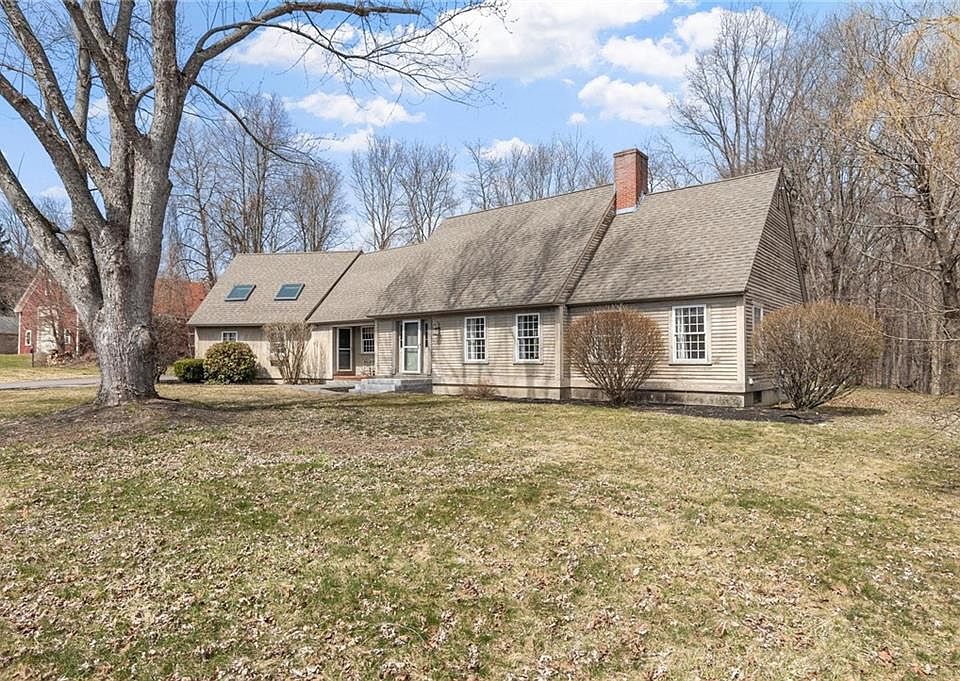 1st image of 40 Pelham Dr