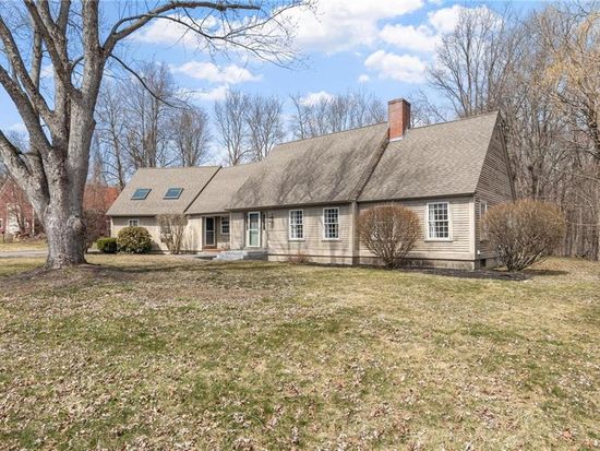 40 Pelham Dr, Fitchburg, MA 01420