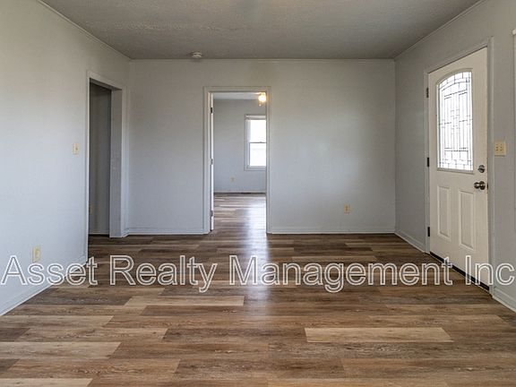 5th image of 218 W Columbia Ave