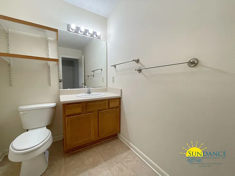 816 Lark St #8 — Photo 6