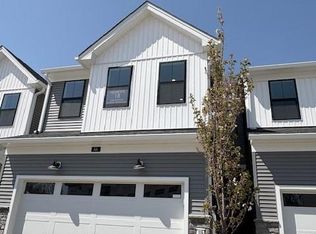 44 Grayson Ln, Downingtown, PA 19335