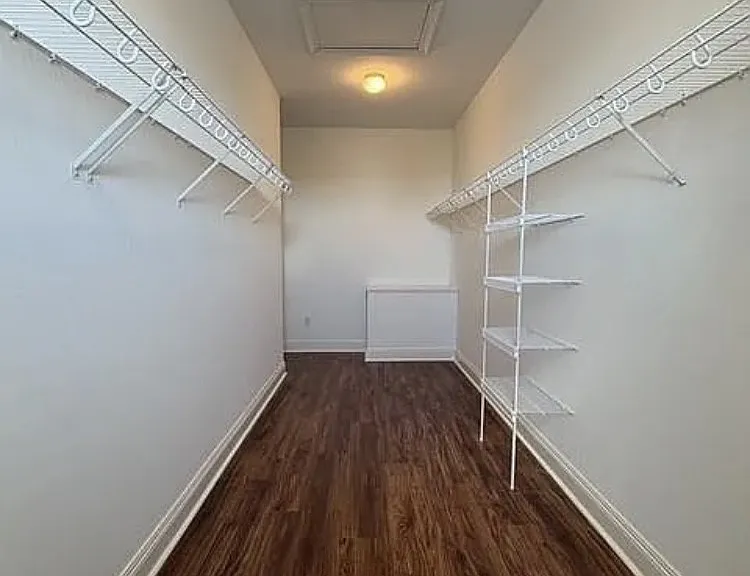 130 Northshore Cir #B — Photo 16