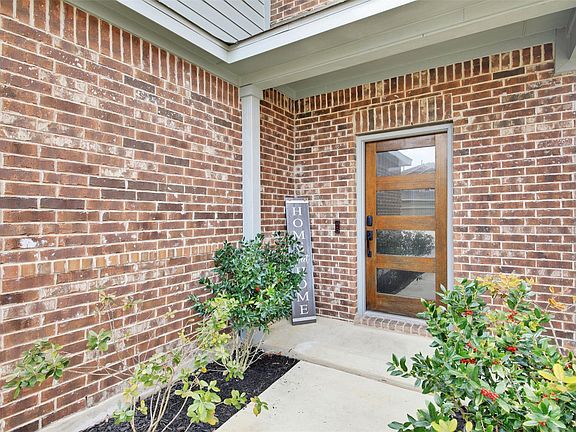 3rd image of 964 Pepperbark Loop