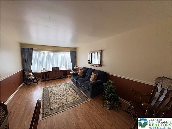 3rd image of 3116 Rick Rd