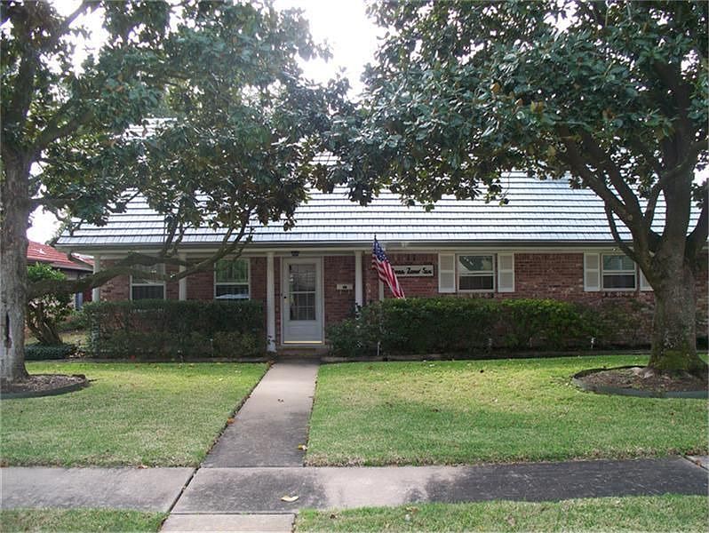 1st image of 306 Crete Dr