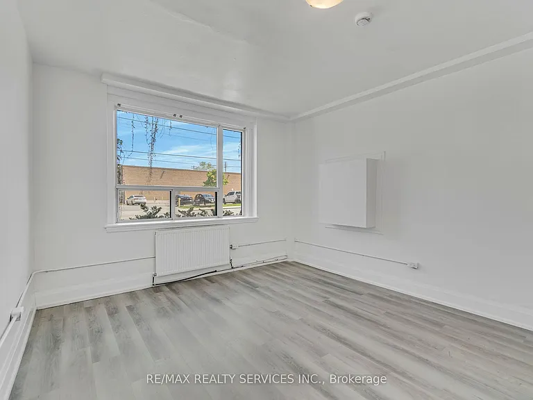 104 Sherman Ave S #4 — Photo 3