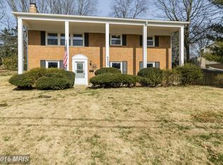 9535 Old Creek Dr, Fairfax, VA 22032