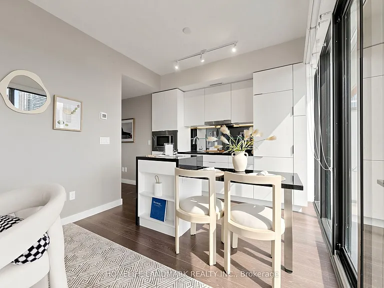 215 Queen St W #1603 — Photo 6