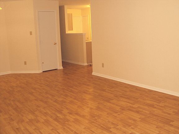 2nd image of 1174 Kenwood Dr