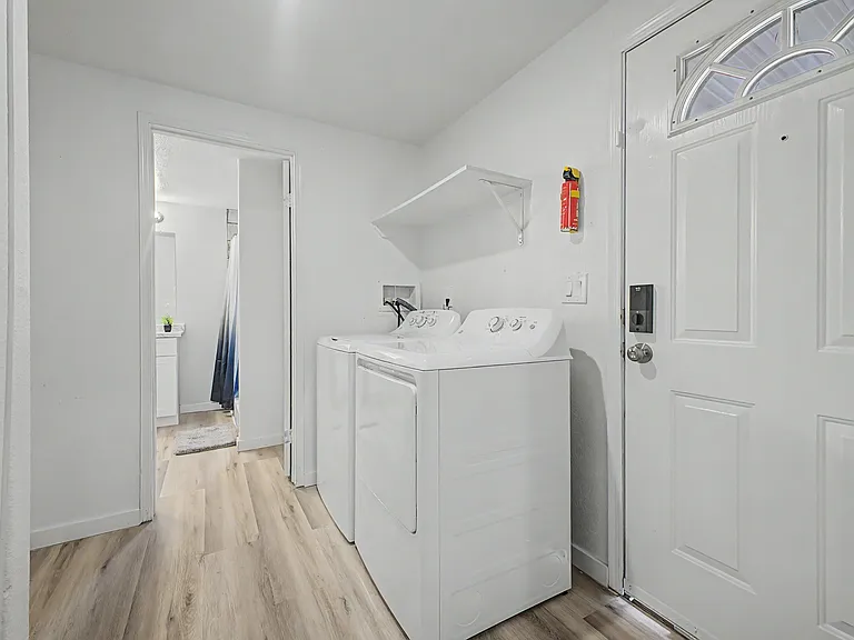 2728 W Smoketree St — Photo 15
