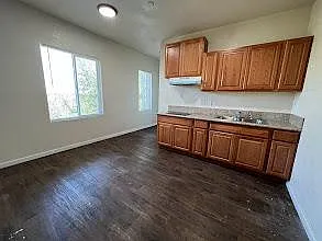 186 S L St — Photo 7