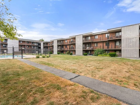 17 Arizona Ter APT 8, Arlington, MA 02474