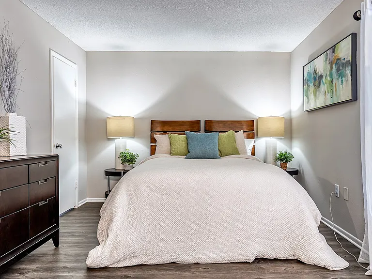 L'Estancia Apartment Homes — Photo 13