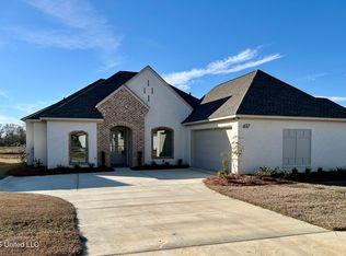 437 Aurora Cir, Canton, MS 39046