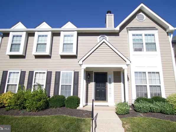 7718B Lexton Pl #102, Springfield, VA 22152
