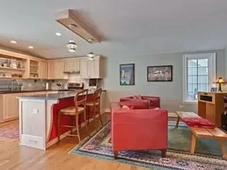 916 Driscoll Ct — Photo 6