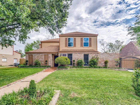 7231 Granvia Dr, Houston, TX 77083