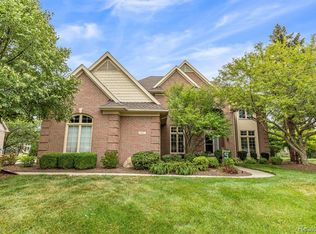 657 Highlands Dr, Canton, MI 48188