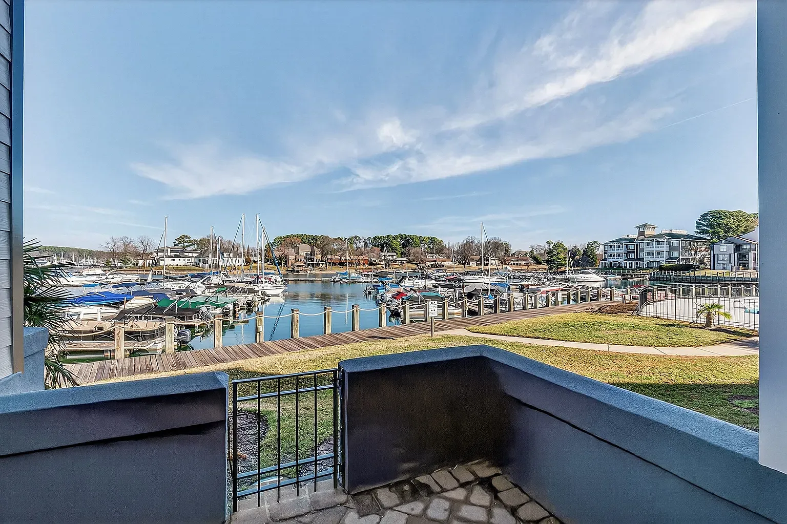 2 bed, 868 sqft, $2,400 — Photo 3