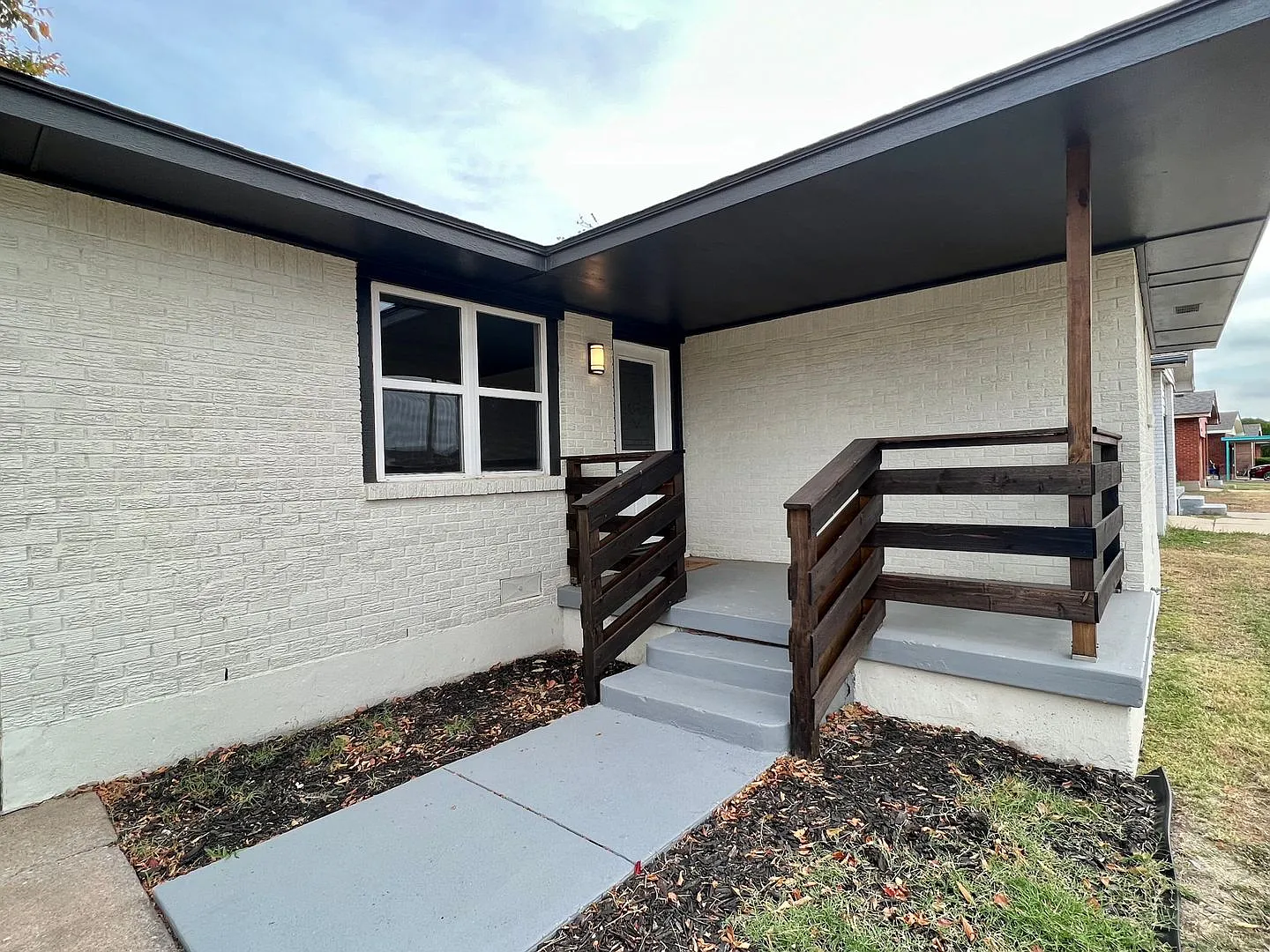 4817 Nw Pollard- Available Now! — Photo 2