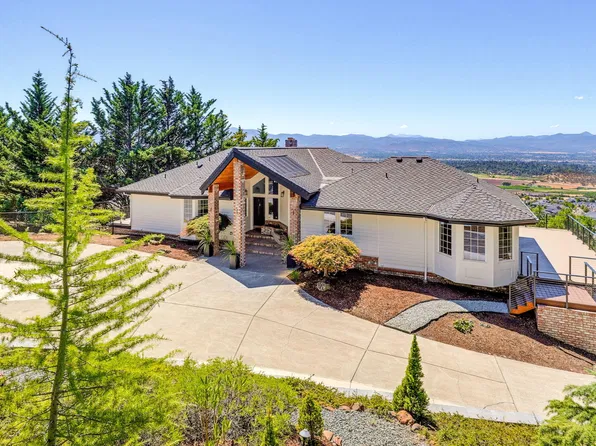 1544 Satellite Dr, Medford, OR 97504