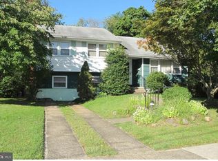 301 Magnolia Ln, Delanco, NJ 08075