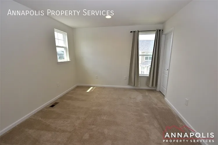 7946 Monrovia Dr — Photo 24