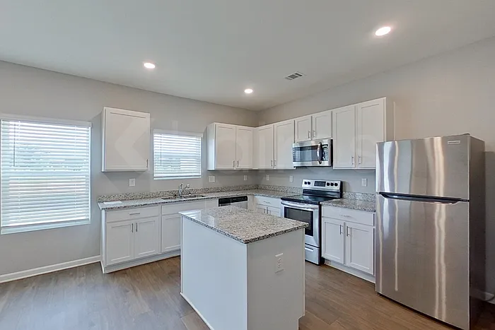 4 bed, 2.5 bath, 1429 sqft, $1,825 — Photo 4