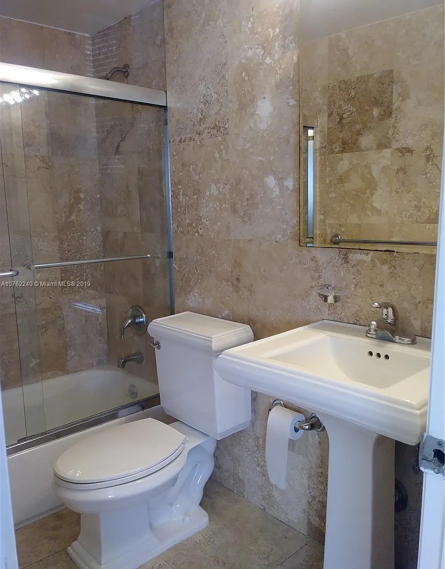 1 bed, 650 sqft, $1,699 — Photo 4