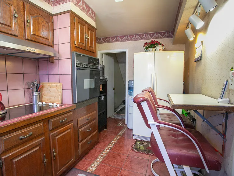 1144 E Slocum St — Photo 6