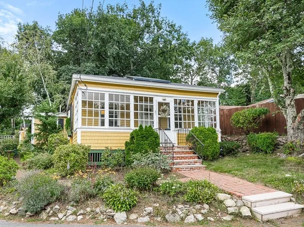 87 Great Woods Rd, Saugus, MA 01906