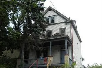 315 Elsdon St photo 1